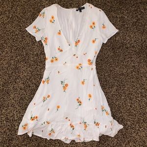 Super cute floral dress!!